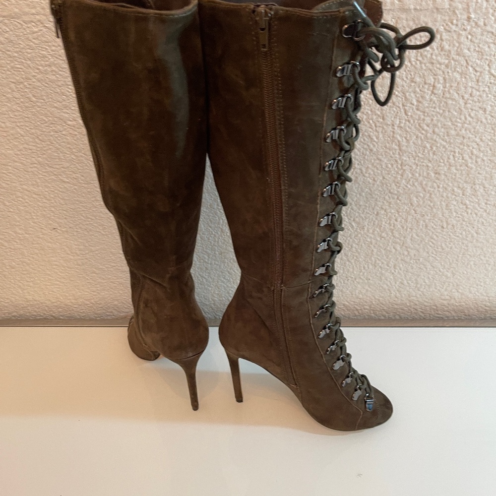NWB STEVE MADDEN OLIVE GREEN KINNON TALL PEEP TOE BOOTS